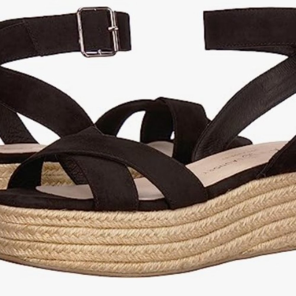 Chinese Laundry ZALA Wedge Sandal | size 8 US / 38.5 EUR